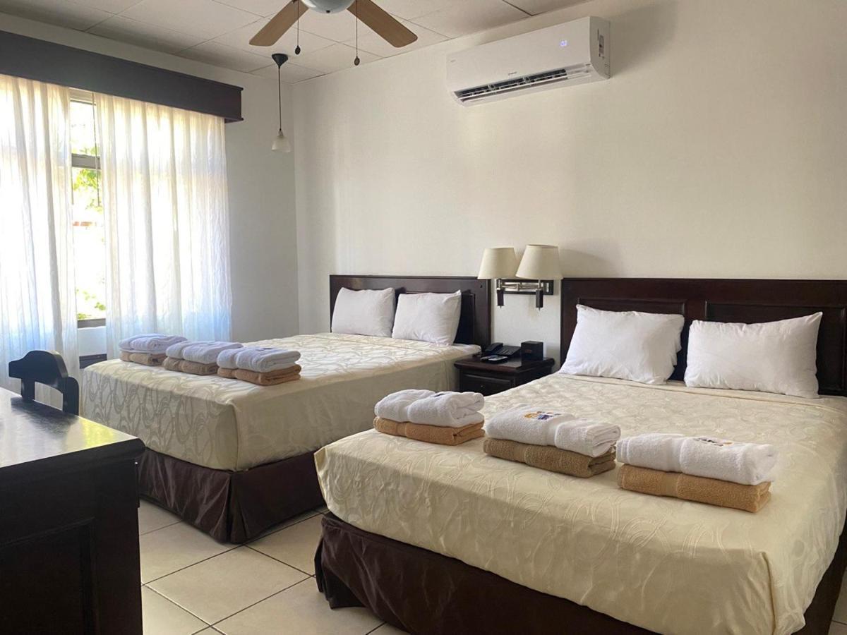 Nacazcol - Playas Del Hotel